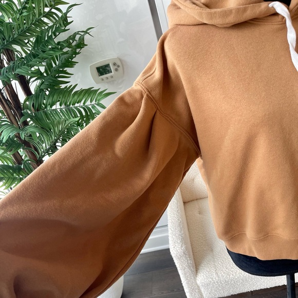 Forever 21 Brown Long Sleeve Cropped Balloon Sleeve Hoodie Size Medium - Picture 2 of 5